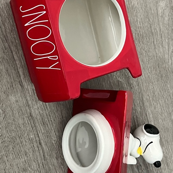 Rae Dunn Snoopy Red Ceramic cookie jar dog house - Picture 4 of 6